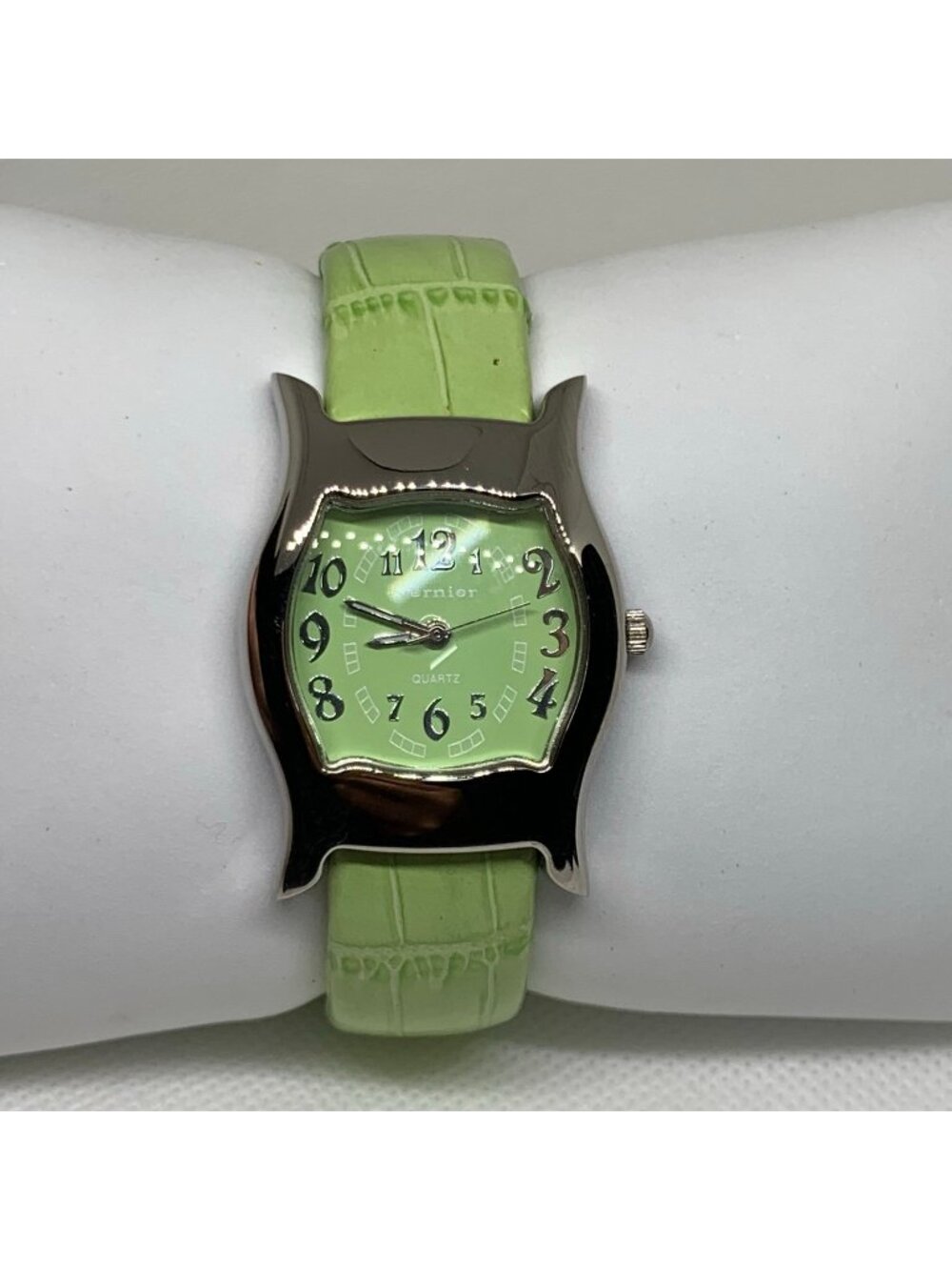 Vernier women’s cuff bracelet watch silver green tone 28mm quartz size 6” runnin